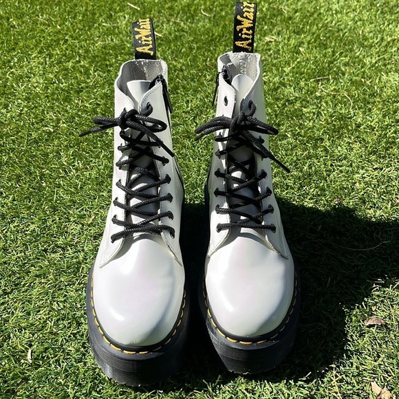 LIKE NEW DR MARTENS Jadon Boot Smooth Leather Platforms! - Picture 7 of 11